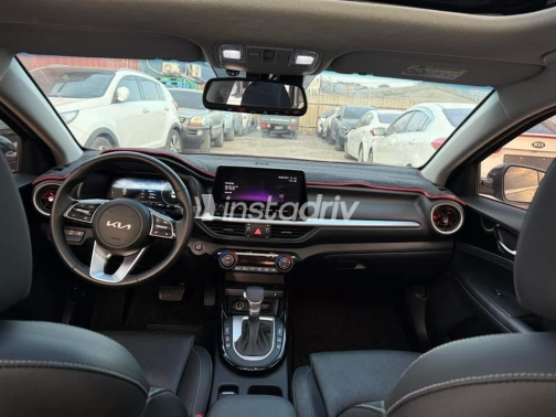 كيا K3 2022 أبيض مستعملة للبيع - 10