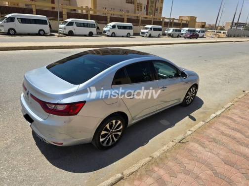 رينو ميجان 2022 أبيض مستعملة للبيع - 4