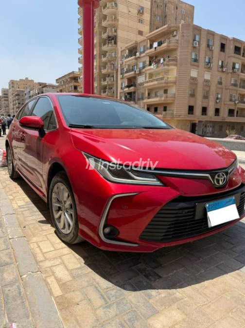 تويوتا كورولا 2024 أحمر مستعملة للبيع - 2