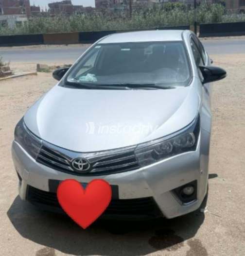 Toyota Corolla 2015 Silver Used for Sale - 2