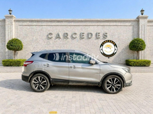 Nissan Qashqai 2017 White Used for Sale - 2