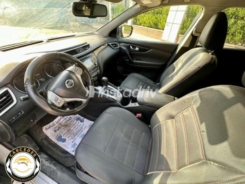 Nissan Qashqai 2017 White Used for Sale - 5