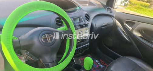 Toyota Yaris 2004 White Used for Sale - 5