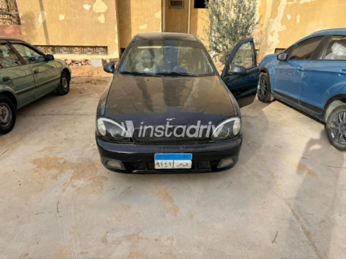 دايو لانوس 2000 أسود مستعملة للبيع - 1