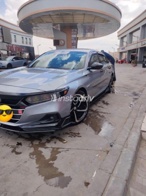 Honda Accord 2022 White Used for Sale - 4