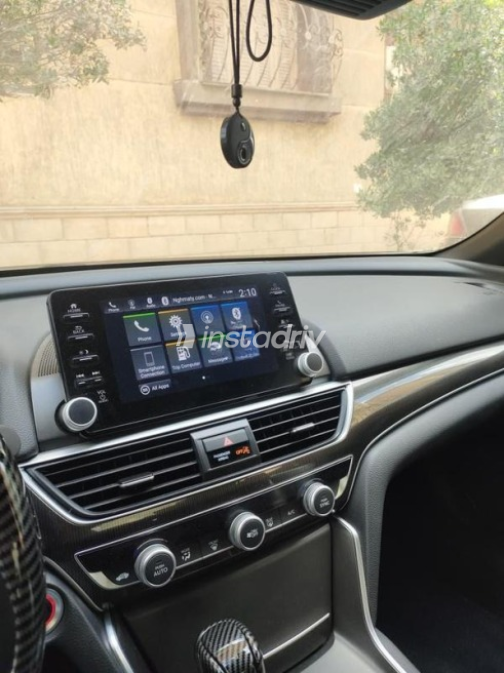 Honda Accord 2022 White Used for Sale - 7