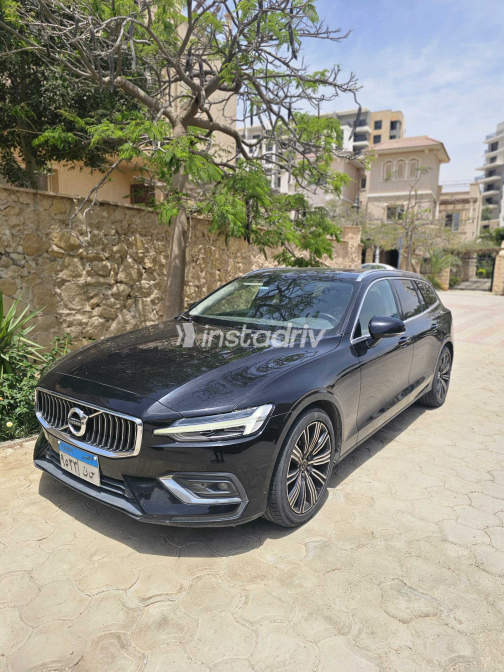 Volvo V60 2021 Black Used for Sale - 4
