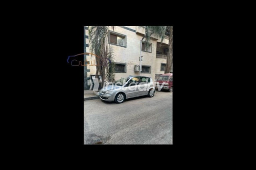 رينو سينيك 2008 فضي مستعملة للبيع - 1