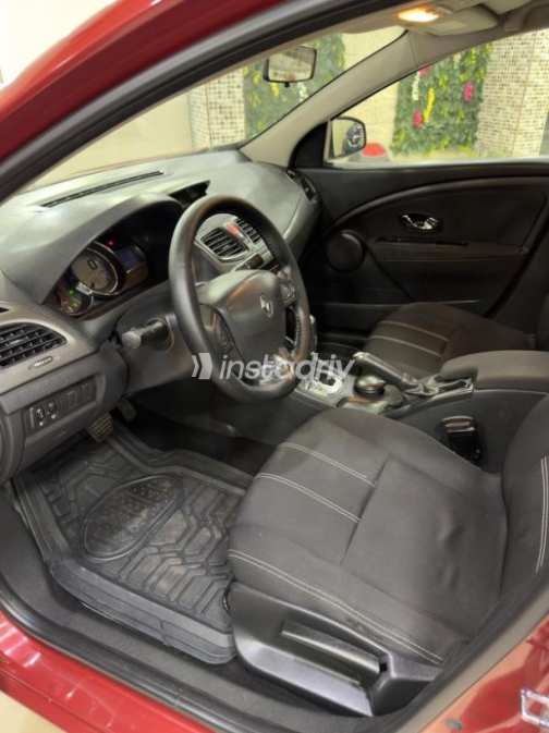 Renault Fluence 2015 Dark Red Used for Sale - 9