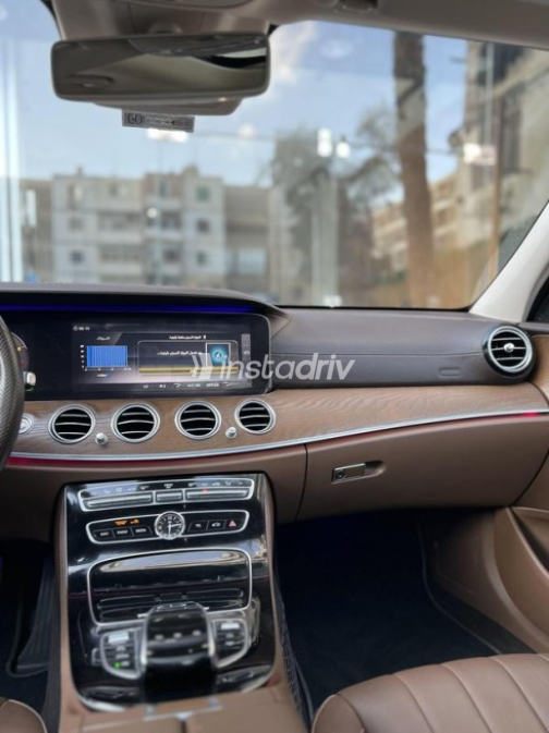 Mercedes E 180 2018 Gray Used for Sale - 8