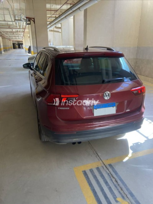 Volkswagen Tiguan 2020 Burgundy Used for Sale - 4