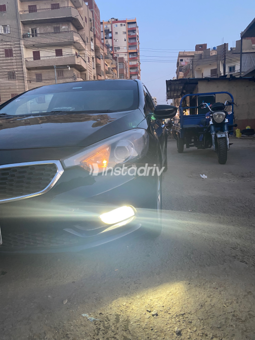 كيا K3 2015 أسود مستعملة للبيع - 2