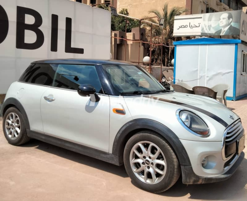 Mini Cooper 2019 White Used for Sale - 2