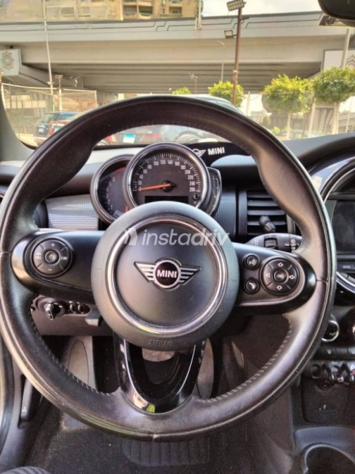 Mini Cooper 2019 White Used for Sale - 8