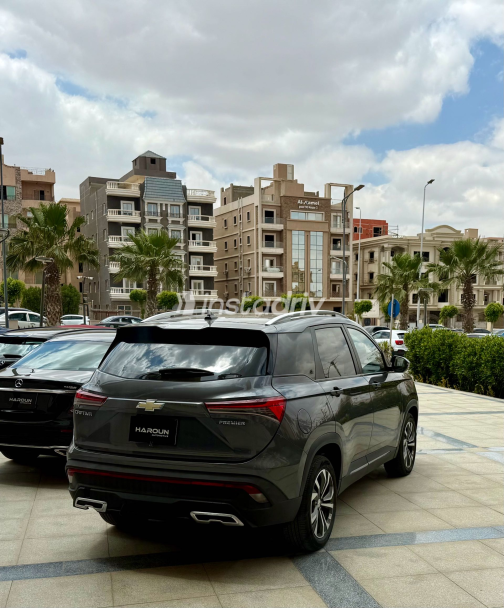 Chevrolet Captiva 2025 Gray Used for Sale - 5