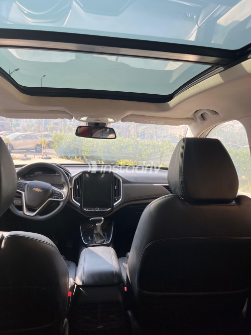 Chevrolet Captiva 2025 Gray Used for Sale - 8