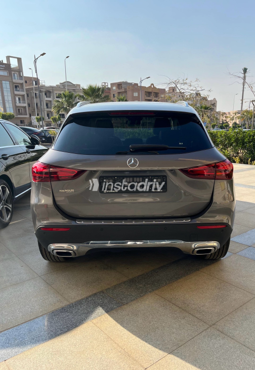 Mercedes GLA 200 2025 Gray Used for Sale - 1