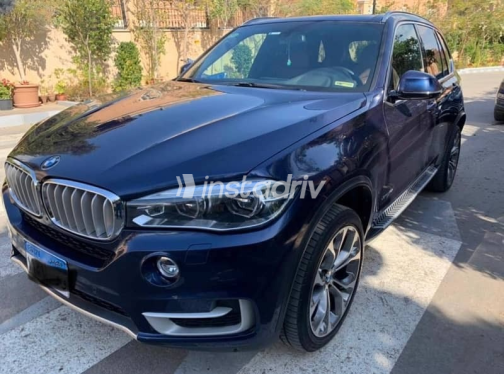 بي ام دبليو X5 2018 أزرق غامق مستعملة للبيع - 3