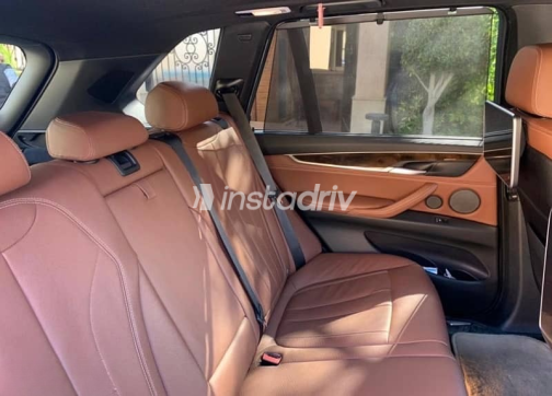 بي ام دبليو X5 2018 أزرق غامق مستعملة للبيع - 4