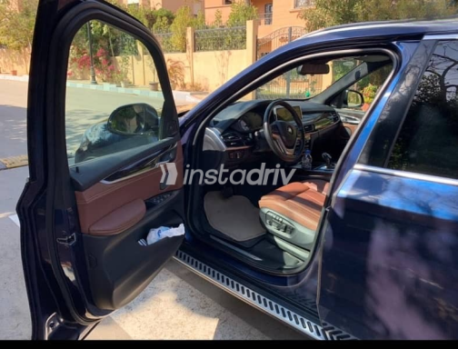 بي ام دبليو X5 2018 أزرق غامق مستعملة للبيع - 9