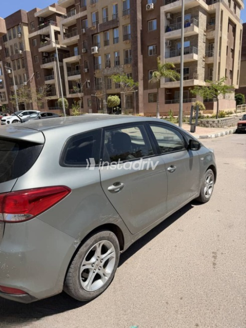 Kia Carens 2014 Gray Used for Sale - 3