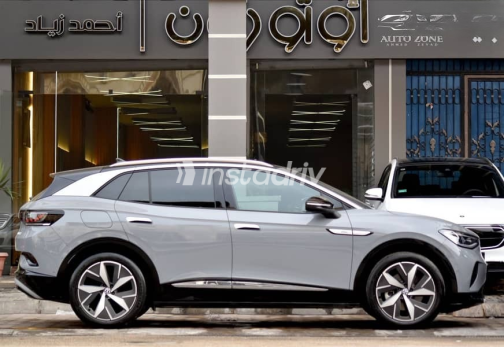 Volkswagen ID 4 2023 Gray Used for Sale - 3