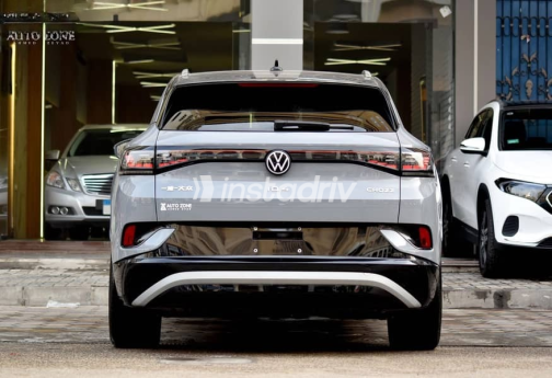 Volkswagen ID 4 2023 Gray Used for Sale - 4