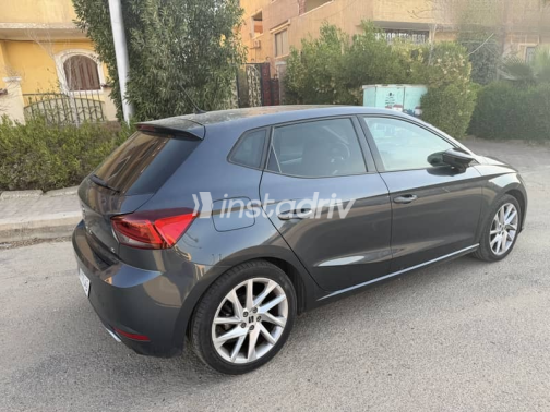 سيات ابيزا 2022 رمادي مستعملة للبيع - 2