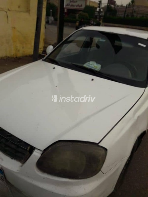Hyundai Verna 2013 White Used for Sale - 2