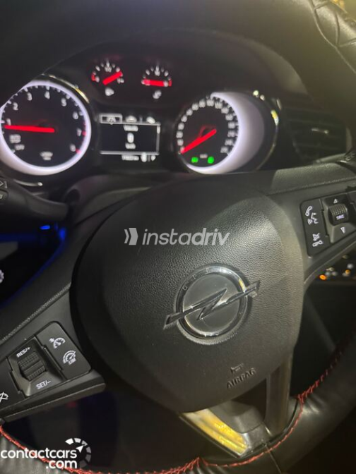 Opel Insignia 2018 Silver Used for Sale - 2