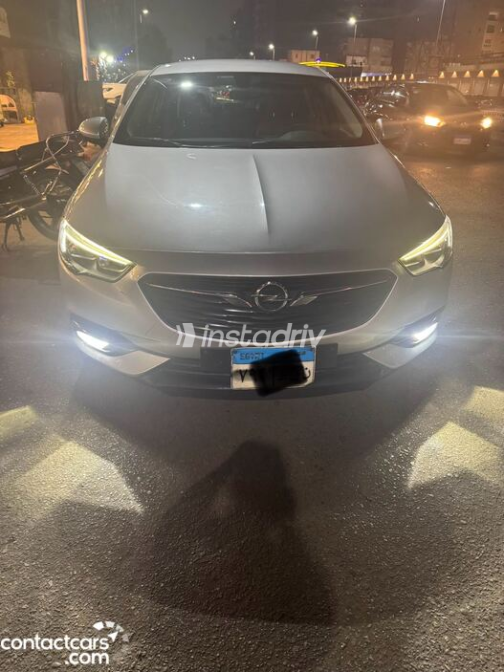 Opel Insignia 2018 Silver Used for Sale - 3