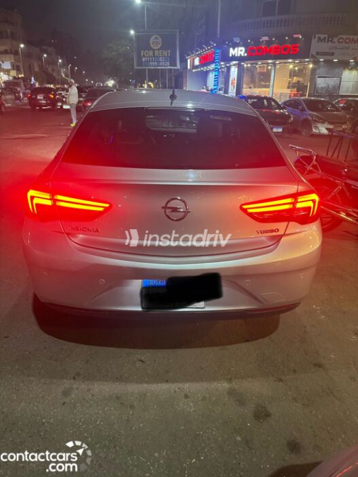 Opel Insignia 2018 Silver Used for Sale - 5