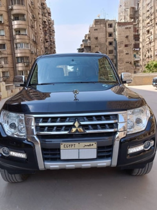 ميتسوبيشي باجيرو 2020 أبيض مستعملة للبيع