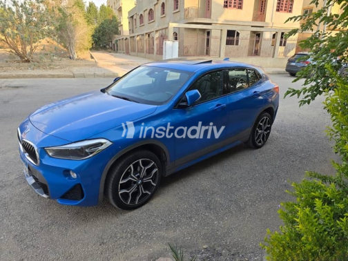 بي ام دبليو X2 2019 أزرق غامق مستعملة للبيع - 4