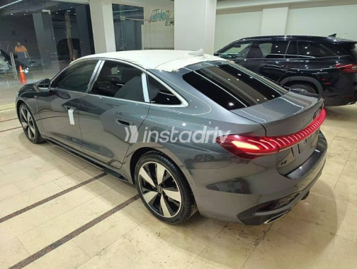 اودي A5 2025 رمادي جديدة للبيع - 8