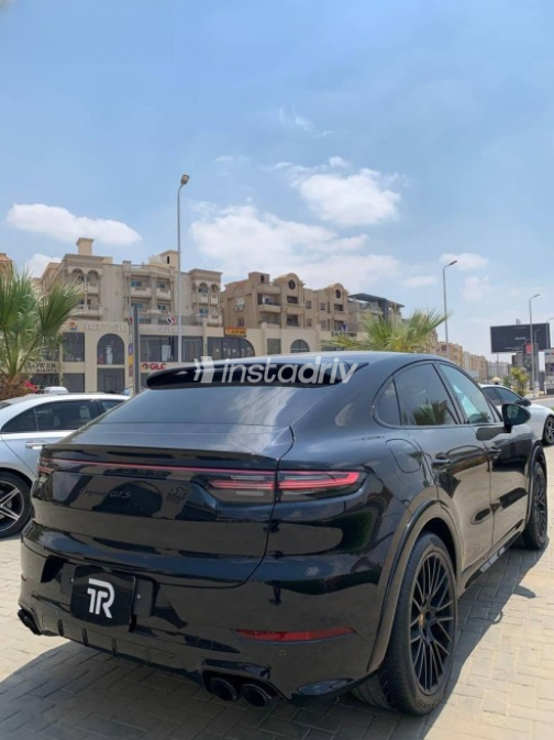 Porsche Cayenne 2022 Black Used for Sale - 4