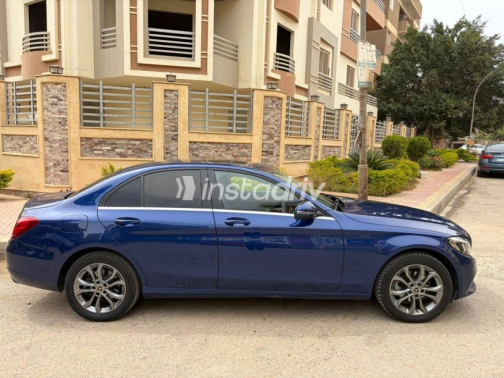 Mercedes C 180 2018 Dark Blue Used for Sale - 3