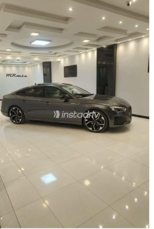 اودي A5 2024 فضي مستعملة للبيع - 5