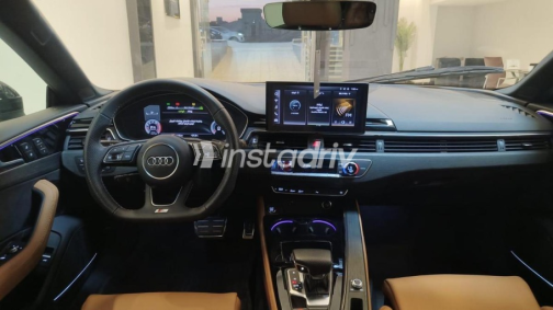 اودي A5 2024 فضي مستعملة للبيع - 10