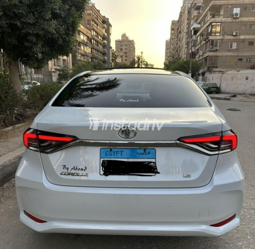 تويوتا كورولا 2024 أبيض مستعملة للبيع - 4