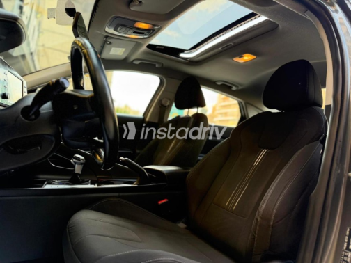 Hyundai Elantra 2022 Green Used for Sale - 10