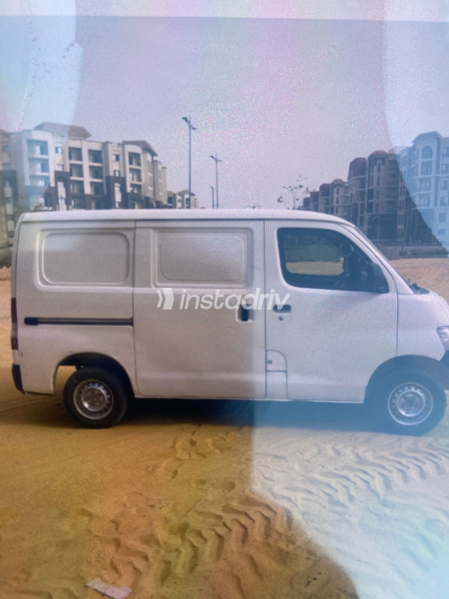 دايهاتسو YRV 2013 أبيض مستعملة للبيع - 1