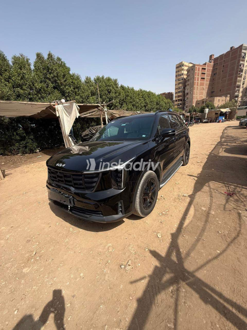 كيا سورينتو 2024 أسود مستعملة للبيع - 2