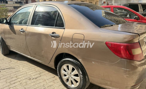 بى واى دى‬ F3 2020 ذهبي مستعملة للبيع - 4