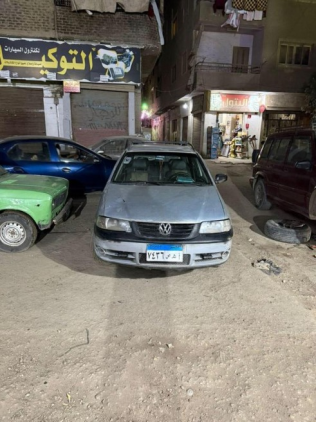 فولكس فاغن باراتى 2005 فضي مستعملة للبيع