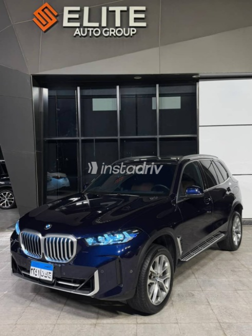 بي ام دبليو X5 2025 أزرق غامق مستعملة للبيع - 2