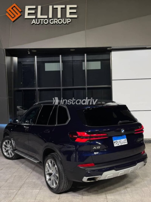 بي ام دبليو X5 2025 أزرق غامق مستعملة للبيع - 6