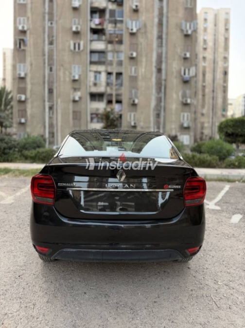 Renault Logan 2021 Black Used for Sale - 4