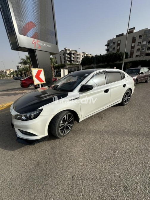 MG 6 2025 White Used for Sale - 1