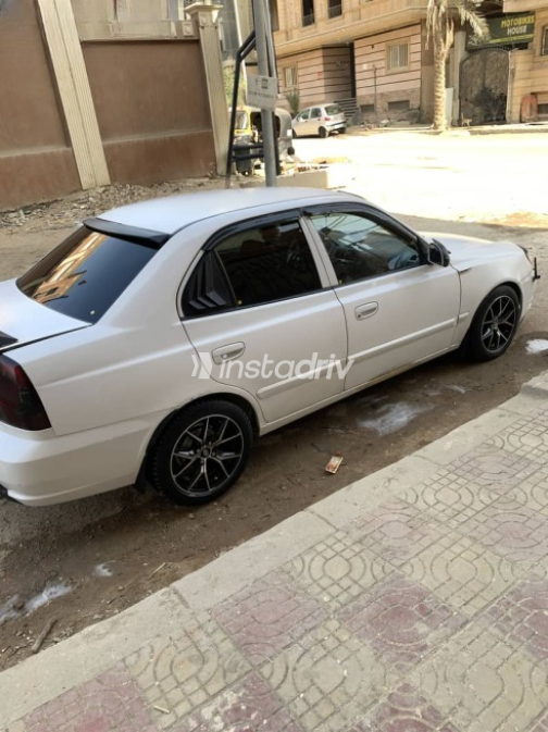 Hyundai Verna 2019 White Used for Sale - 2